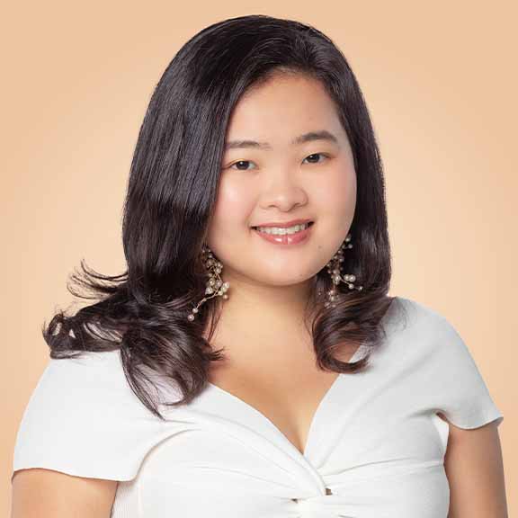 ashley tan headshot